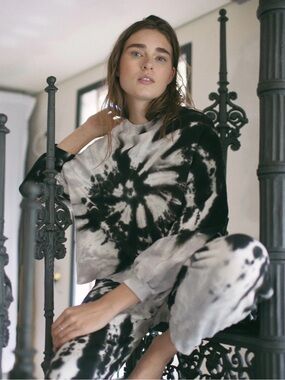 Electric & Rose | Neil Slouchy Tie-Dye Sweatshirt | Small | Black/Grey Multi